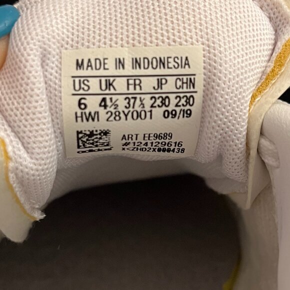 Adidas Grand Court - White/Iridescent Size 6 - Picture 4 of 4